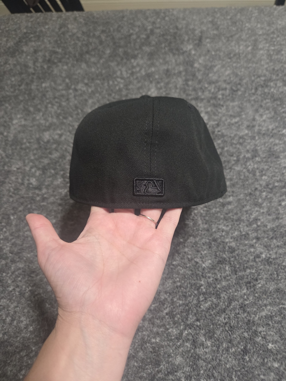 New Era Los Angeles Dodgers Black 59FIFTY Fitted Hat - Picture 3 of 5